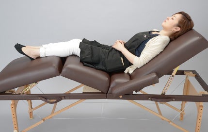 背もたれとレッグレストが調節可能