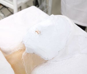 固まっていく状態で温度が約42℃まであがり肌をあたためます。