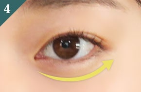目もと4